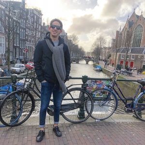 Meet your Posher, Oualid